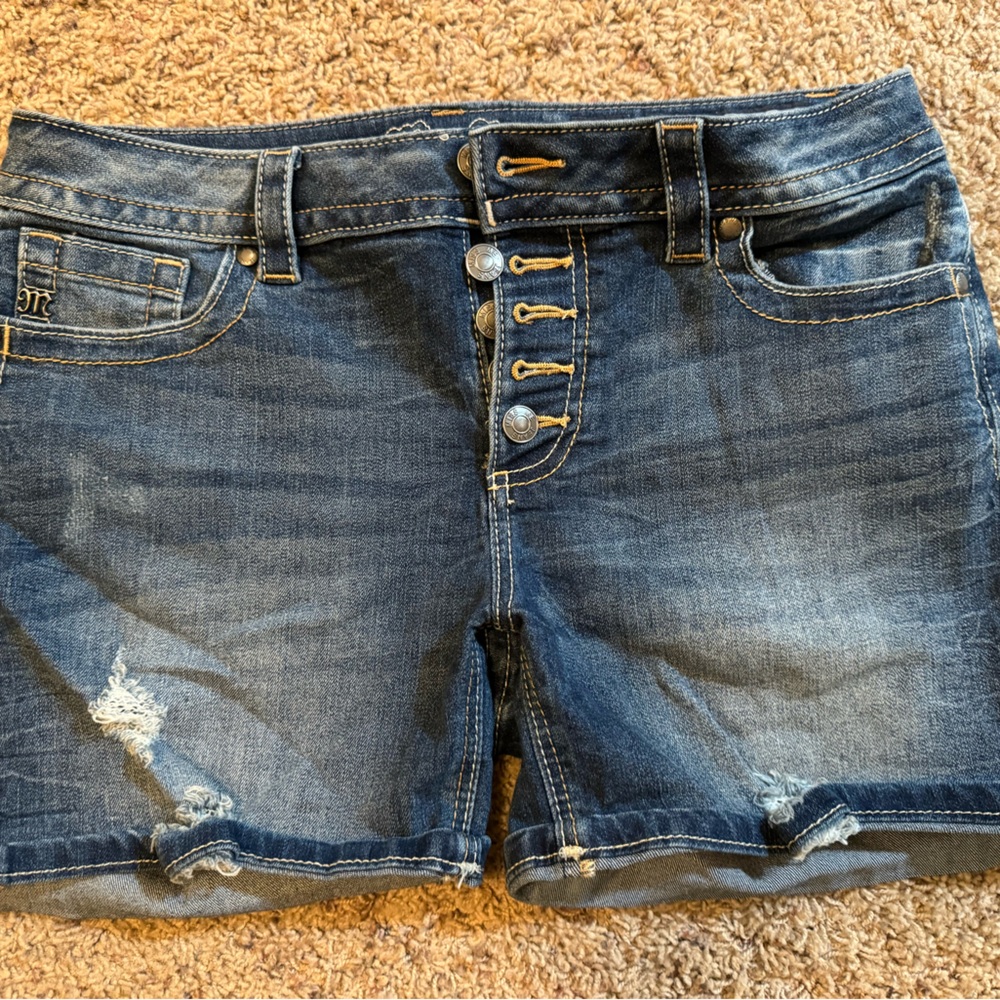 Miss Me mid rise shorts